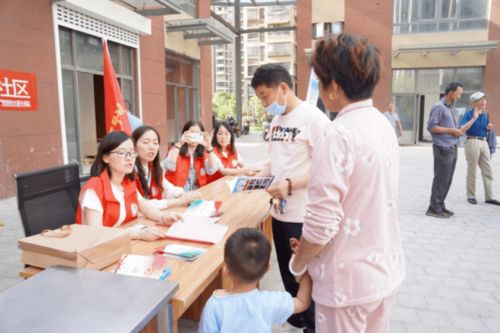 教育咨詢進社區，辦好教育為人民